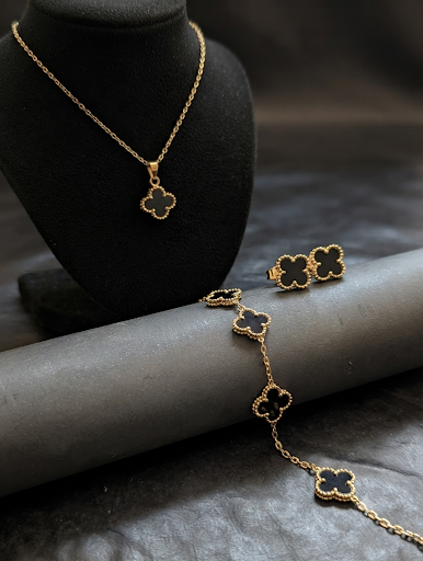 Black Eternal Luck Clover Set - Image 6